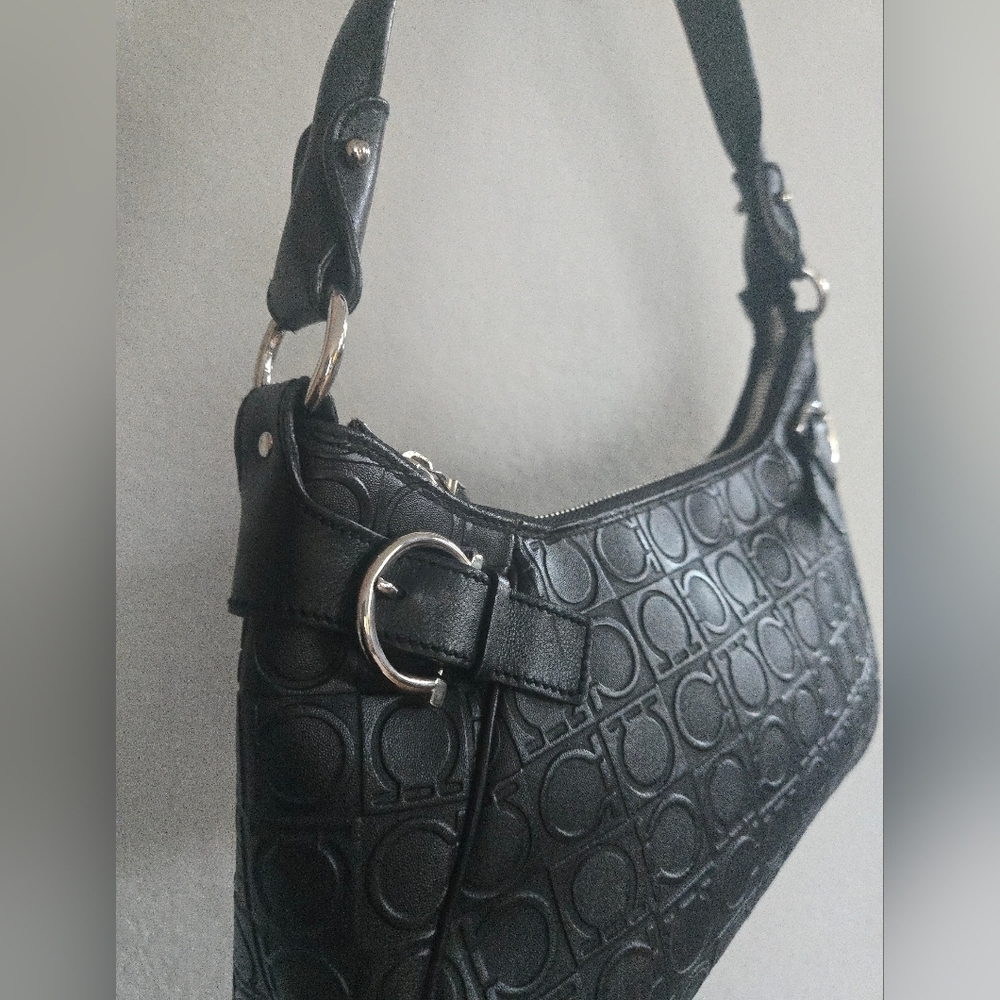 Salvatore Ferragamo Black Gancini Leather Shoulder Bag EUC - Picture 17 of 17